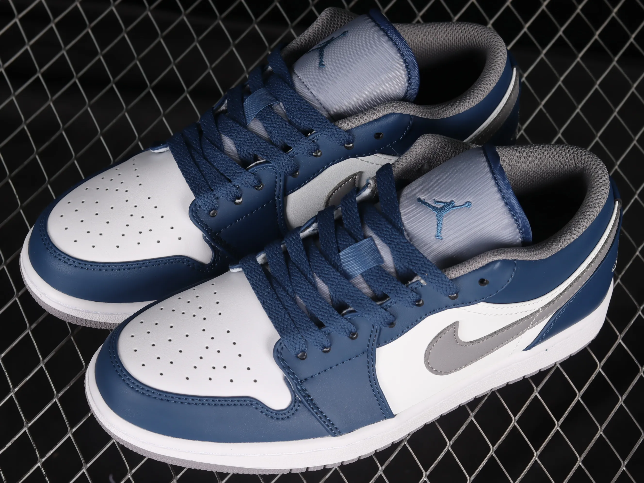 All categories Air Jordan Jordan series basketball shoes Air Jordan 1 Low Z version Air Jordan 1 Low "French Blue" AJ1 Joe 1 white blue cultural low-top casual sneakers 553558-412